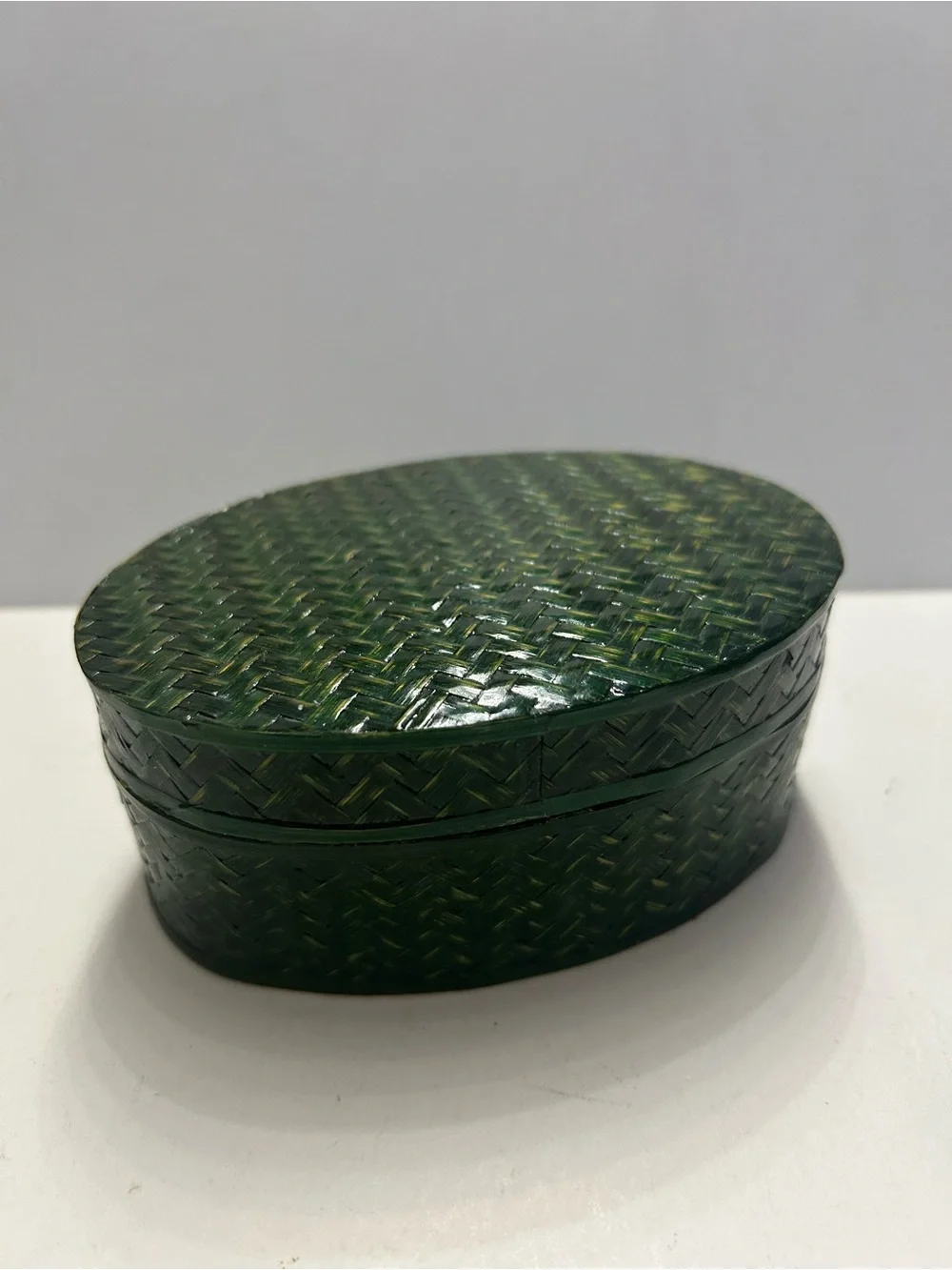 Vintage Green Oval Lacquered Woven Straw Trinket Box - Red Fabric Lined